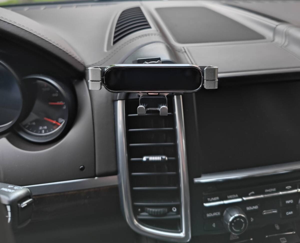 PORSCHE CAYENNE　ポルシェ カイエン（958型）　スマホホルダー_画像2