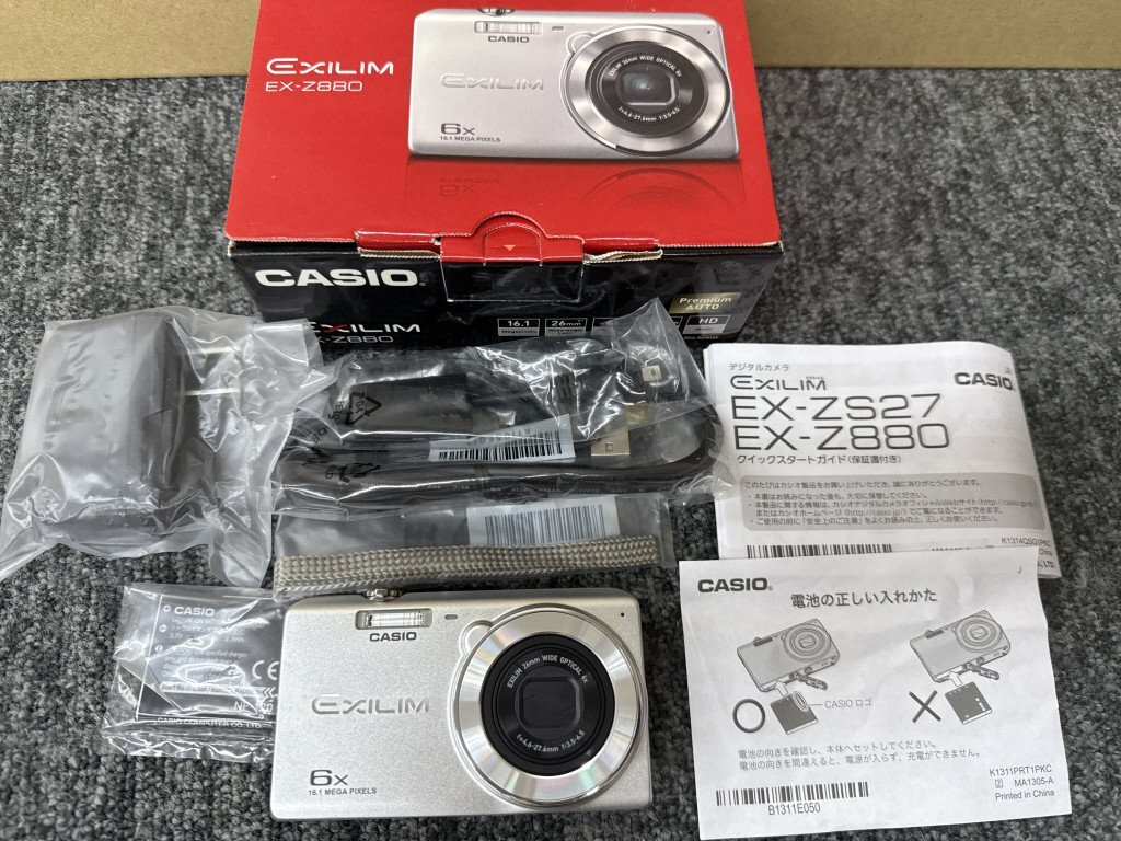 ▽ CASIO EXILIM コンパクトデジタルカメラ EX-Z880 シルバー カシオ エクシリム KB202782
