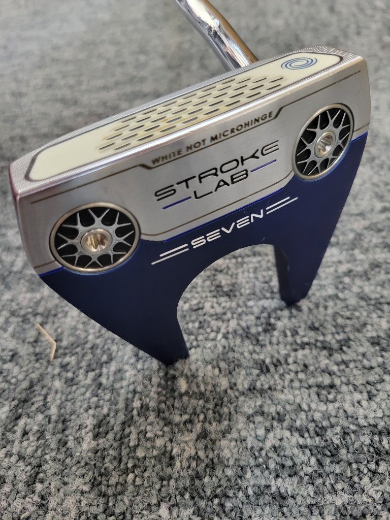 ODYSSEY STROKE LAB SEVENパター 〔32インチ〕 カバー付 STROKE