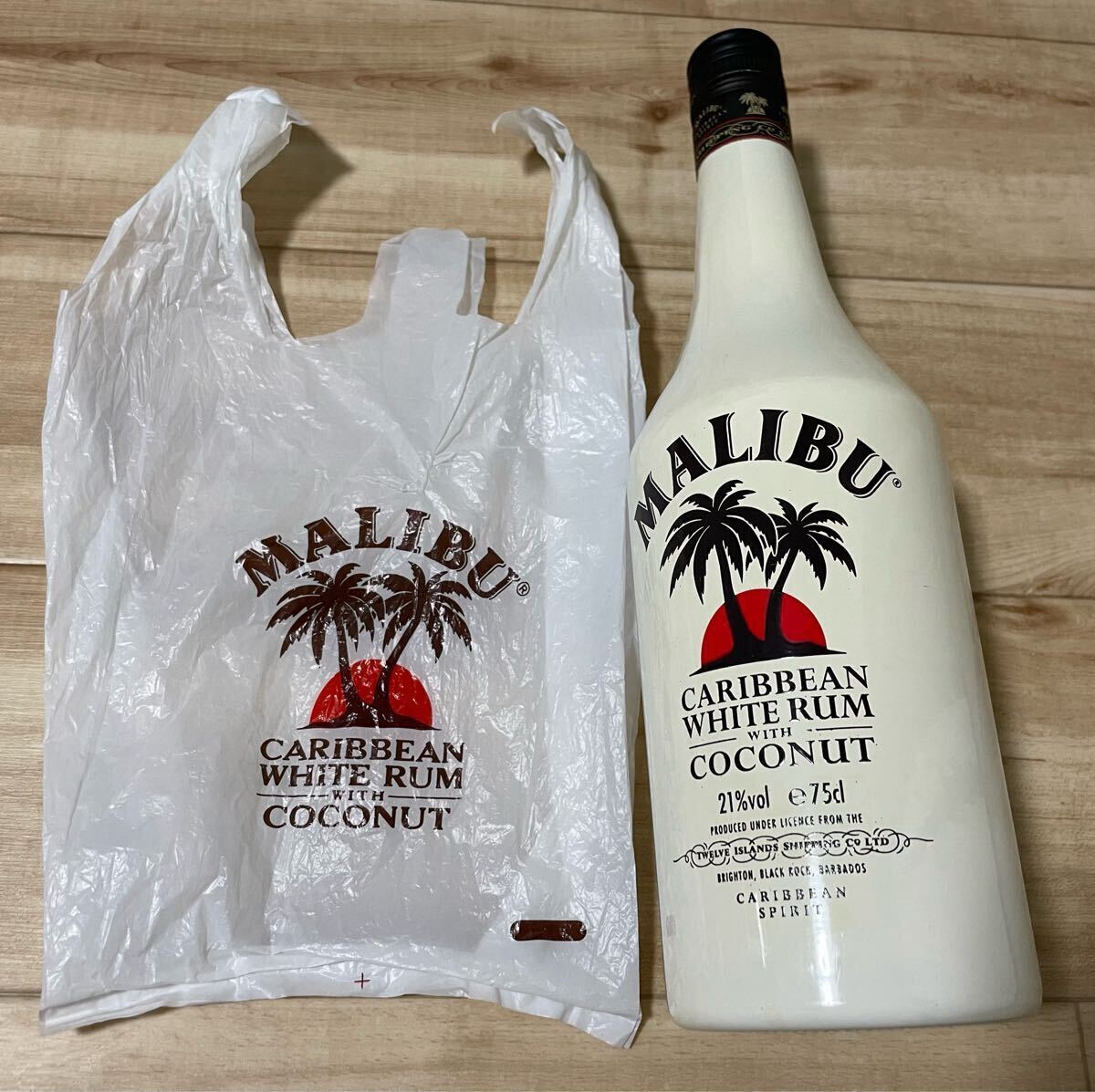 MALIBU マリブ　空瓶　ビニール袋　ココナッツ　リキュール_画像1