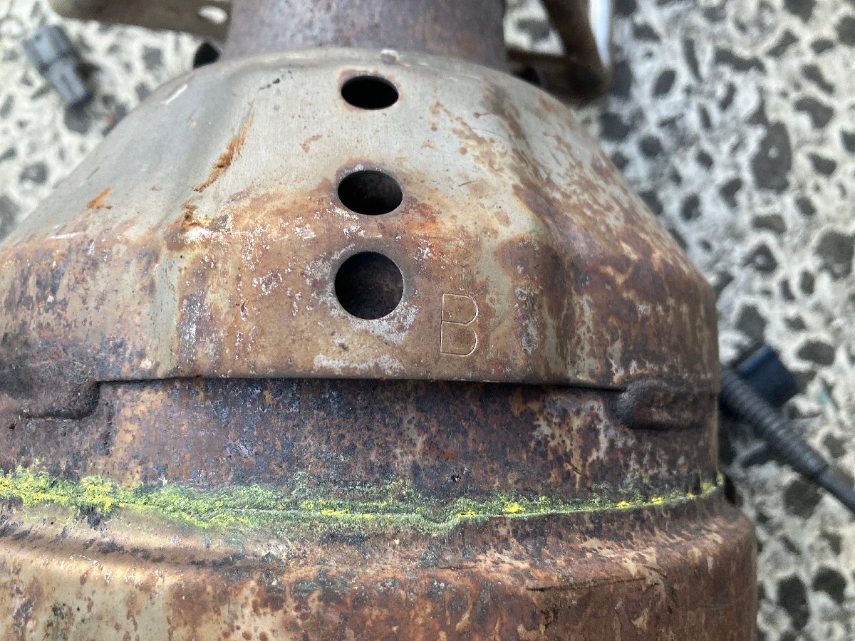 ◇KDH206V ハイエースバン トヨタ純正 觸媒 キャタライザー コンバーター ジャンク 1臺分