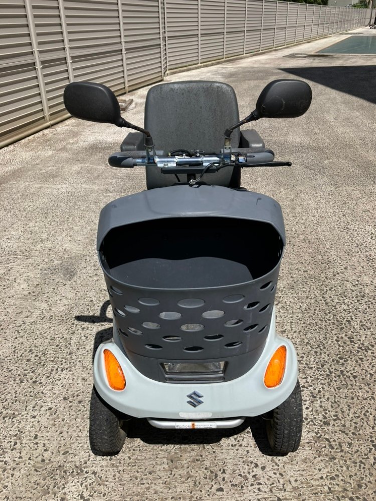 ◇スズキ セニアカー シニアカー ET4D ジャンク 部品取り 外装綺麗 不通 走行未確認 介護 レンタル 修理ベース_画像2