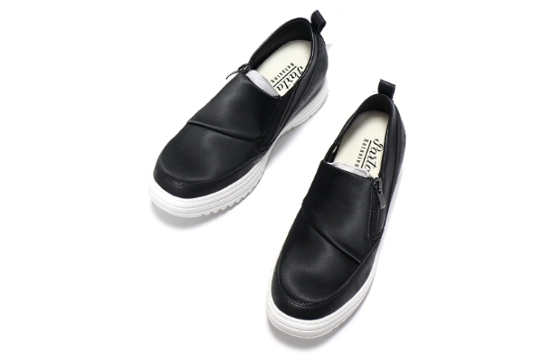 新品2cmインヒールレディースカジュアルシューズ カジュアルスニーカー ブラック 23.5cm_画像9