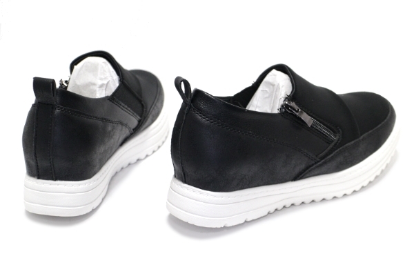 新品2cmインヒールレディースカジュアルシューズ カジュアルスニーカー ブラック 23.5cm_画像10