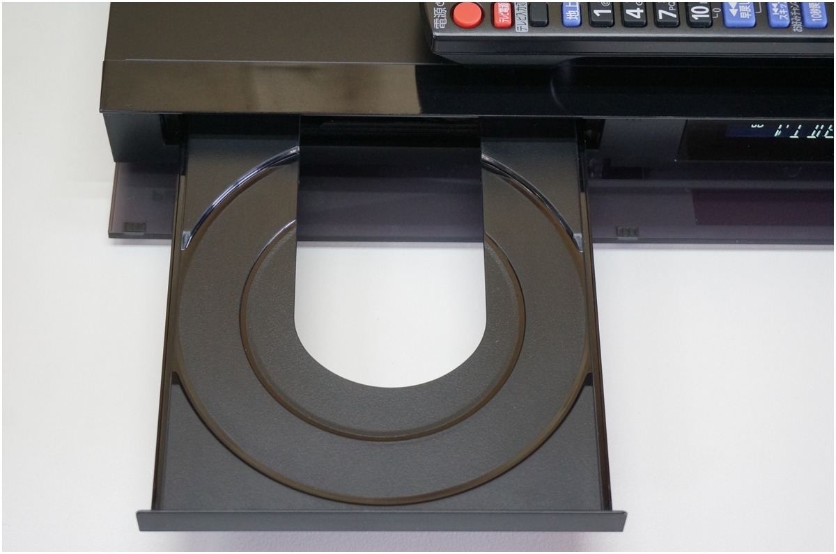 【美品】 Panasonic ★ パナソニック ★ ブルーレイレコーダー 2022年制 ★ 2番組同時(shí)録畫 HDD1TB ★ DMR-2W101 リモコン ケーブル付き