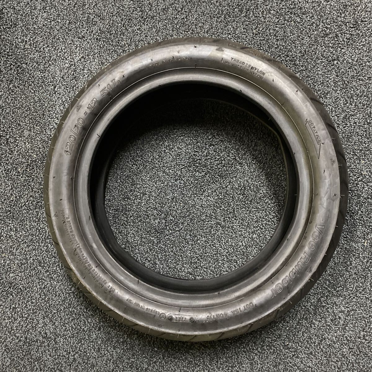 バイク　タイヤ　vee rubber 120/70-12 新品同様　装着　使用せずに取り外し　作業後有り　4174_画像1