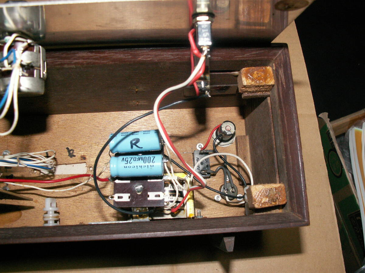 レトロオーディオ機器　QUP-01　動作未確認 貴重品　（アンプ　プリアンプ）　＃Ｃ_画像4