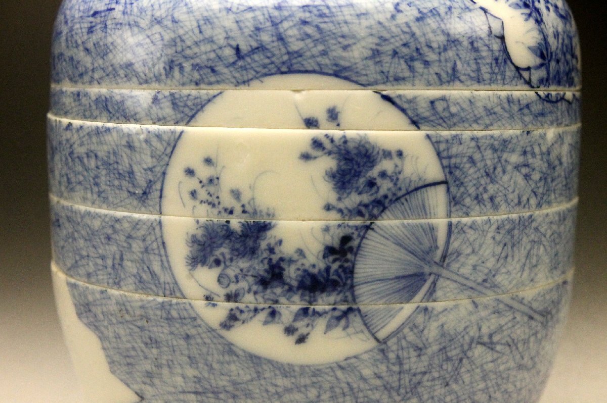 [ более .] Meiji 10 7 год чёрный рисовое поле .. производства Seto -слойный маленький .. белый фарфор с синим рисунком окно . документ . уровень многоярусный контейнер бутылочка для сакэ есть * дерево в коробке < включение в покупку возможно >