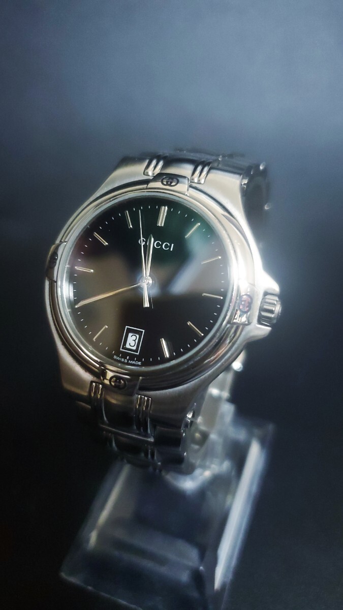 超美品。【稼働品】箱、説明付き。 グッチ GUCCI 9040 。ブラック。