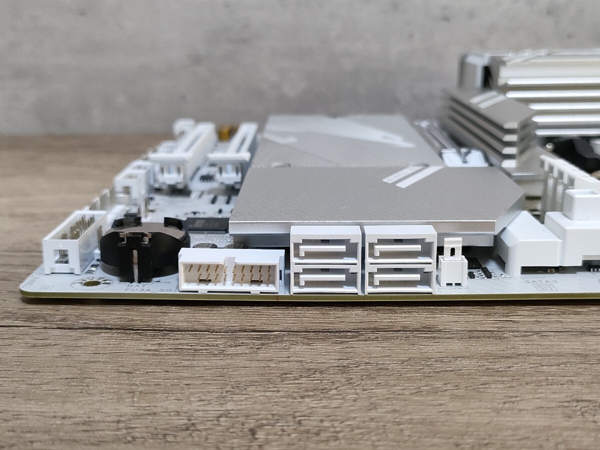 GIGABYTE AORUS DDR5 ELITE WIFI7 ICE 【マザーボード】