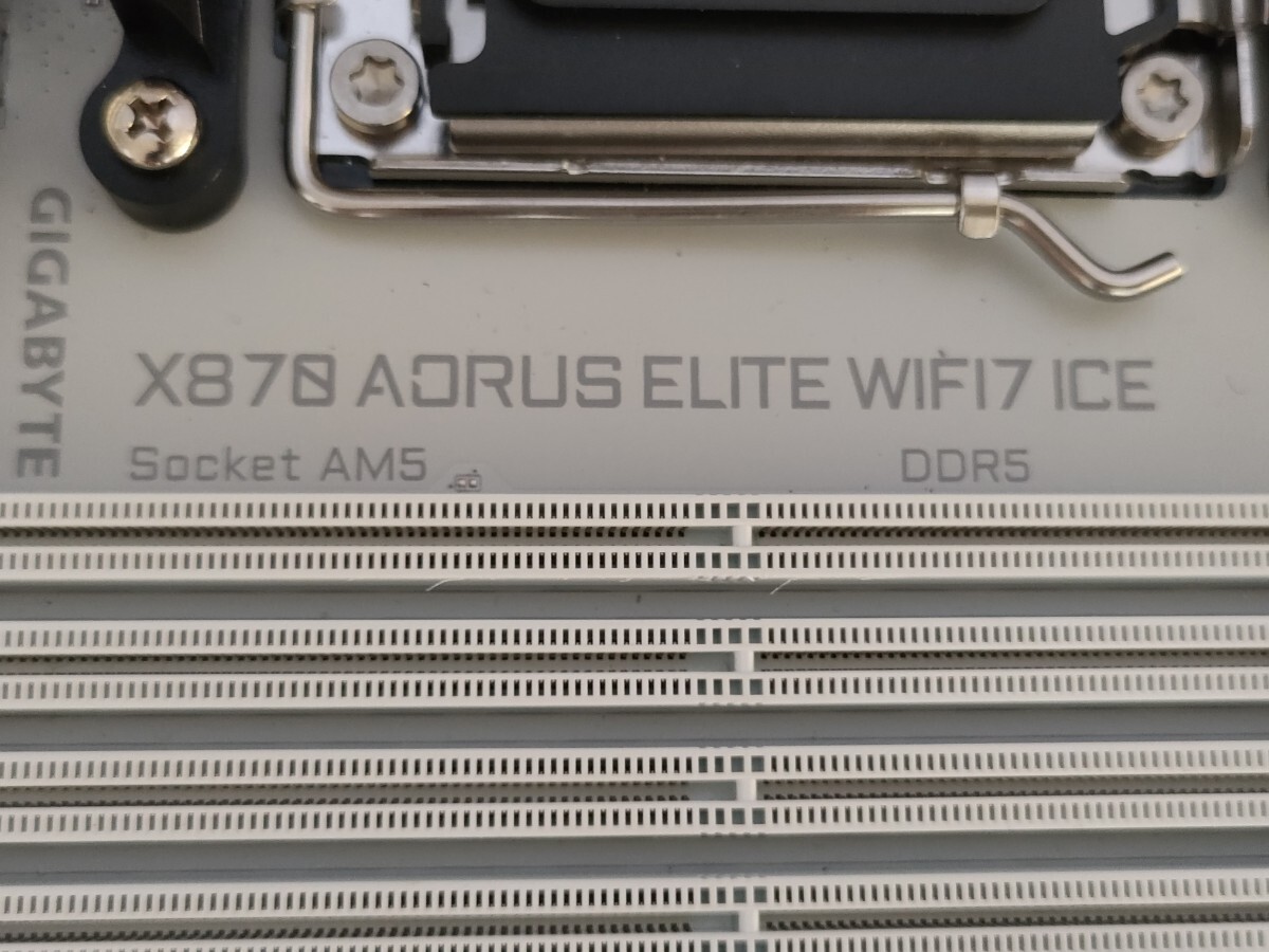 GIGABYTE AORUS DDR5 ELITE WIFI7 ICE 【マザーボード】