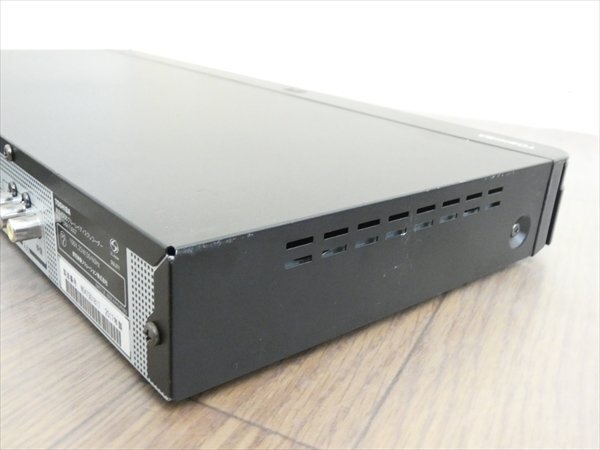 3TB☆17年☆東芝/REGZA☆HDDBDレコーダー☆DBR-T3007☆リモコン付☆3番組同時(shí)録畫/3D対応機(jī) 管CX35605