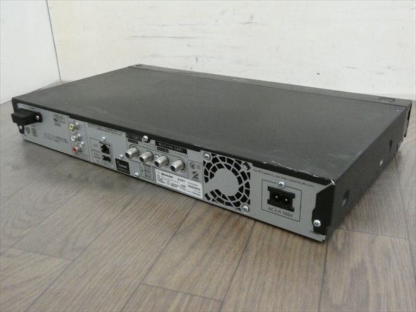 1TB☆15年☆シャープ/SHARP/AQUOS☆HDD/BDレコーダー☆BD-W1700☆リモコン付☆2番組同時(shí)録畫☆3D対応機(jī) 管SA8822