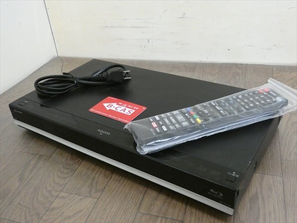 2TB☆15年☆シャープ/SHARP/AQUOS☆HDD/BDレコーダー☆BD-T2700☆リモコン付☆3番組同時(shí)録畫(huà)☆3D対応機(jī) 管SA8832