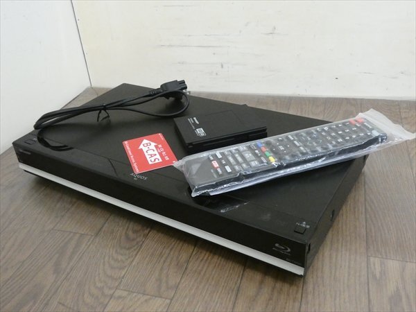 3TB☆カセットHDD付屬☆15年☆シャープ/SHARP☆HDD/BDレコーダー☆BD-T3700☆リモコン付☆3番組同時(shí)録畫☆3D対応機(jī) 管SA8821