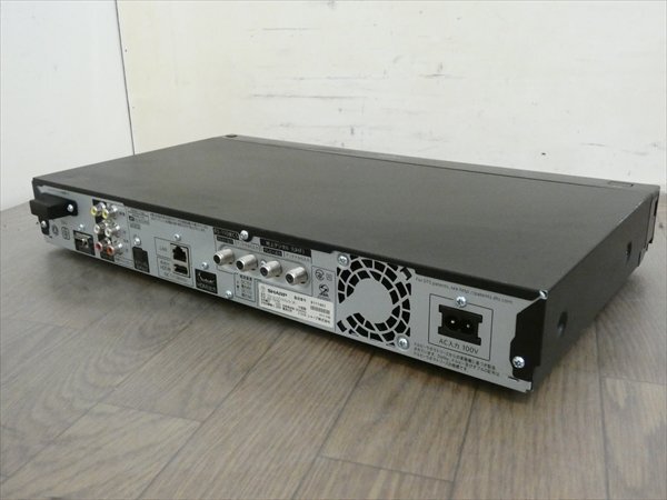 3TB☆カセットHDD付屬☆15年☆シャープ/SHARP☆HDD/BDレコーダー☆BD-T3700☆リモコン付☆3番組同時(shí)録畫☆3D対応機(jī) 管SA8821