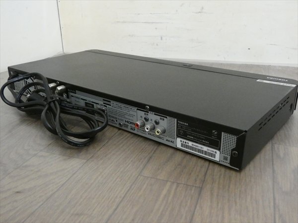 1TB☆18年☆東芝/REGZA☆HDDBDレコーダー☆DBR-T1008☆リモコン付☆3番組同時録畫/3D対応機 管CX35604