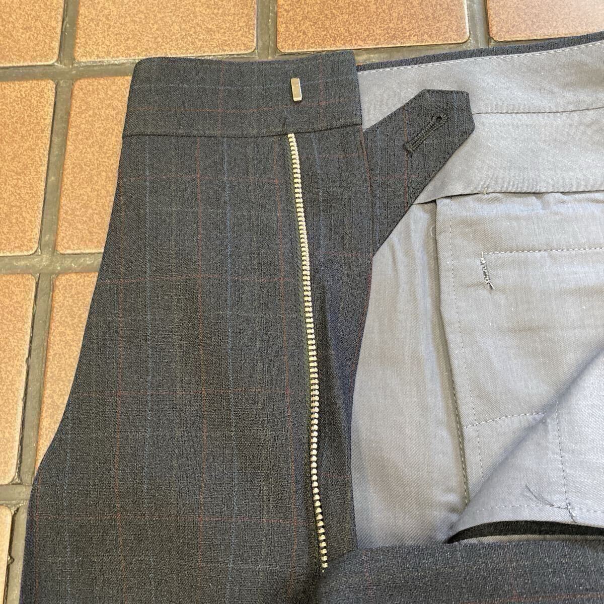 《新品》夏物 ビジネス カジュアル ゴルフ スラックス サイズ 88cm 2タック 日本製 ポリエステル 100% 濃紺色 格子柄(エンジ&ブルー)_画像5