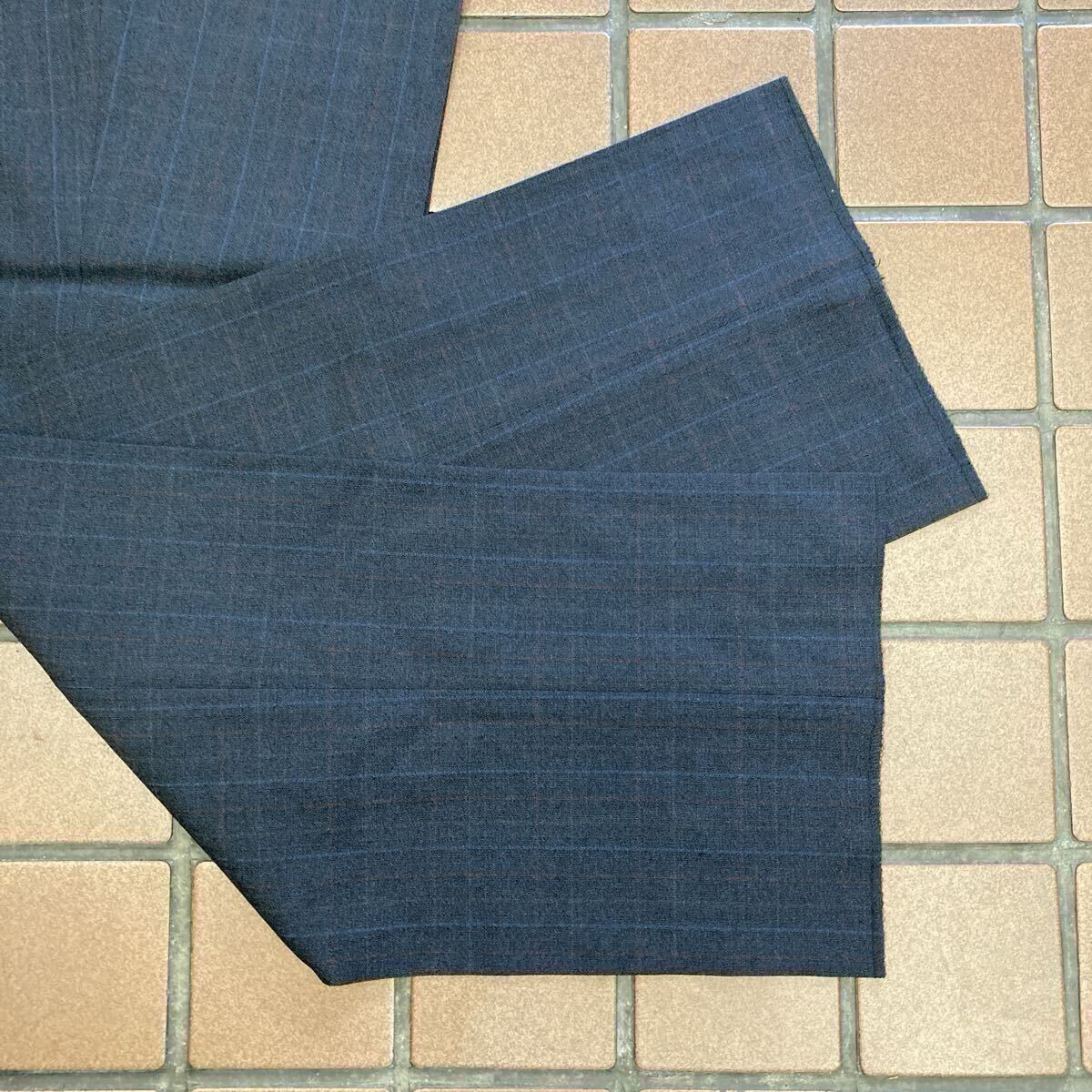 《新品》夏物 ビジネス カジュアル ゴルフ スラックス サイズ 88cm 2タック 日本製 ポリエステル 100% 濃紺色 格子柄(エンジ&ブルー)_画像9