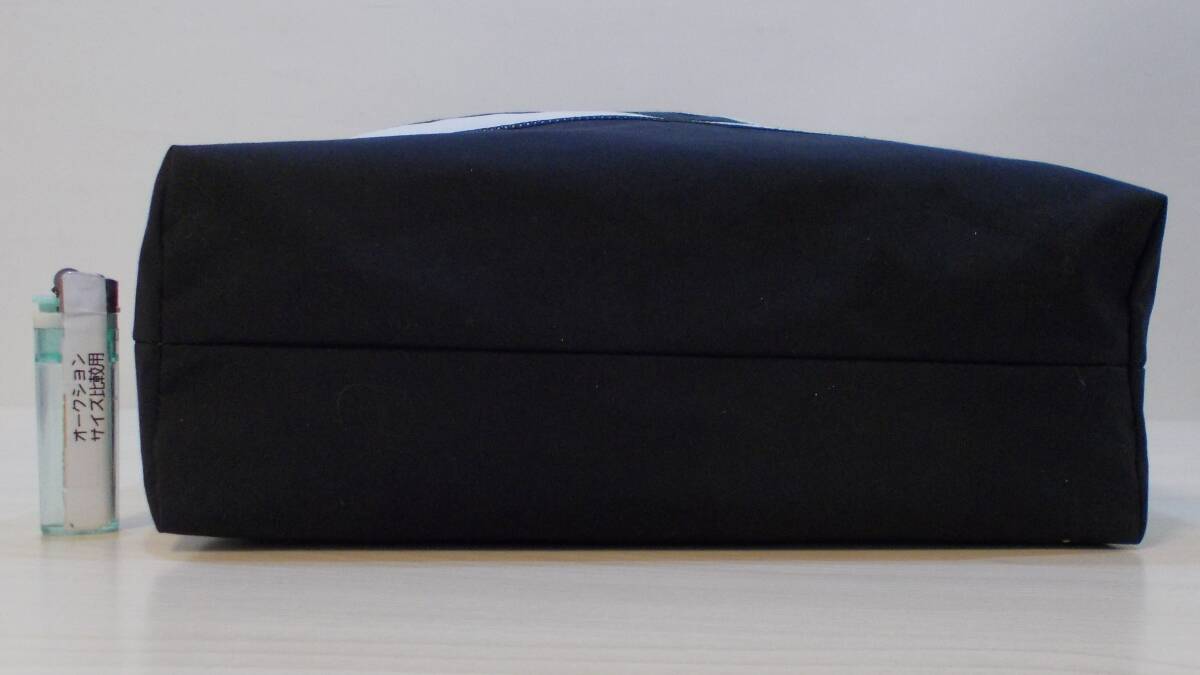 ★送料無料★ ATSUKO MATANO/マタノアツコ ボーダー猫 ショルダーバッグ ブラック ナイロン　縦:約35cm 横:約28cm マチ:約12cm_画像5