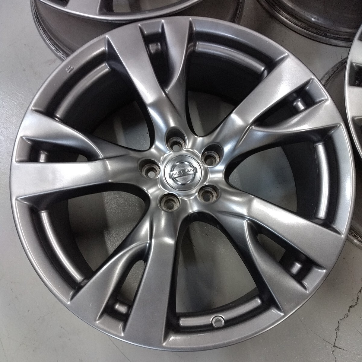 ☆NISSAN☆日産　Y51　フーガ　370GT　タイプS 純正☆9J+43　114.3-5H☆ホイール４本☆☆エルグランド　スカイラインクロスオーバー等☆_画像4