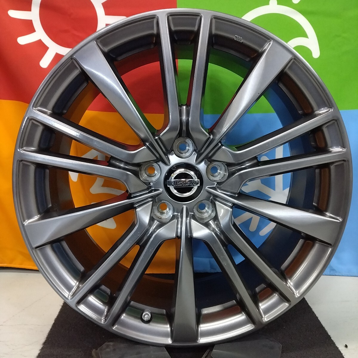 冬セット☆NISSAN☆日産　V37　スカイライン 400R 純正☆エアーセンサー付き☆8.5J+50　114.3-5H☆新品スタッドレス付き☆245/40R19_画像1