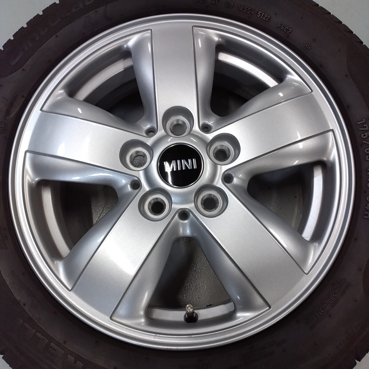 タイヤ交換に★MINI 5穴車 F55 F56 ミニ クーパー 純正 ヘリ・スポーク492 中古サマータイヤ付★ワン クーパーD 軽量_画像5