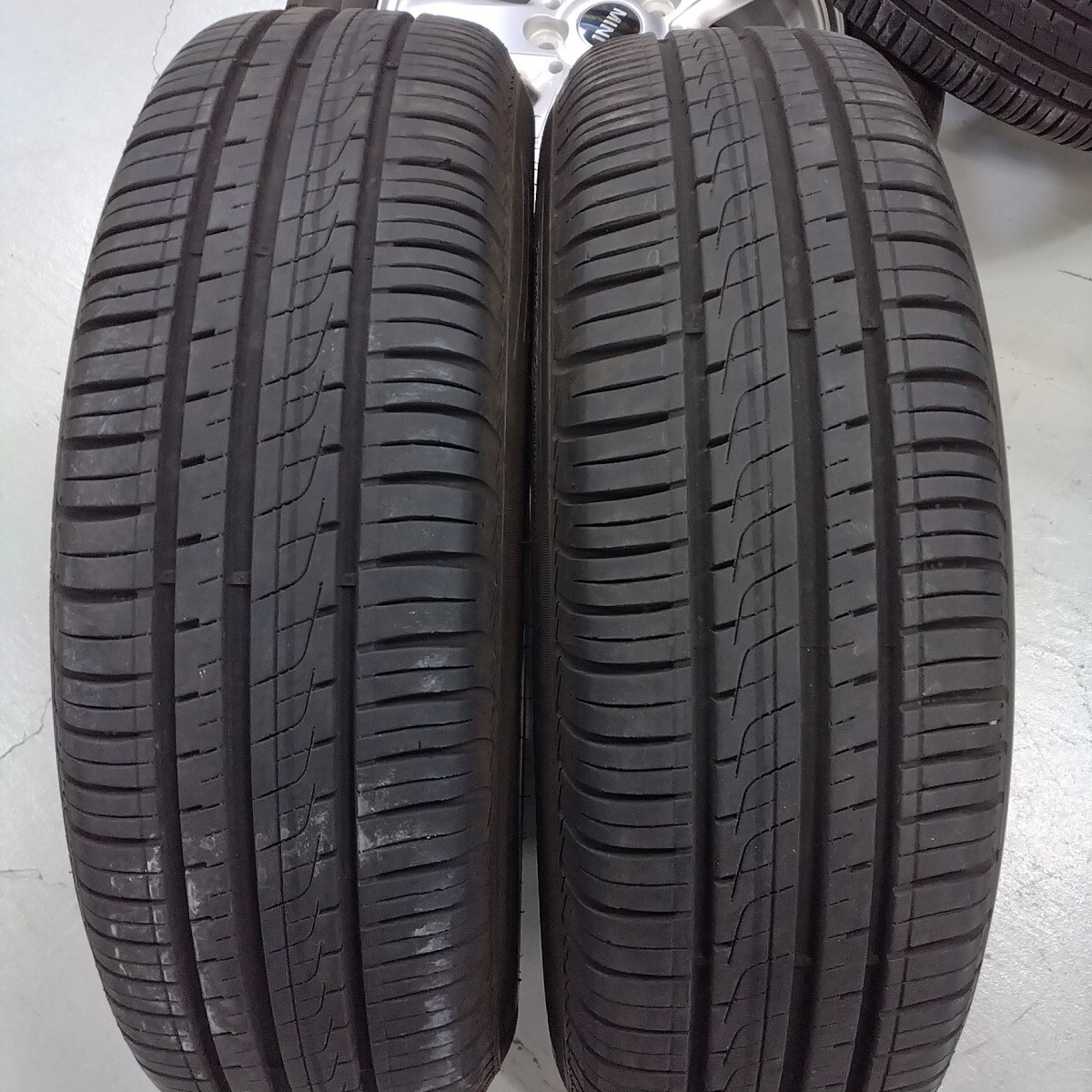 タイヤ交換に★MINI 5穴車 F55 F56 ミニ クーパー 純正 ヘリ・スポーク492 中古サマータイヤ付★ワン クーパーD 軽量_画像9