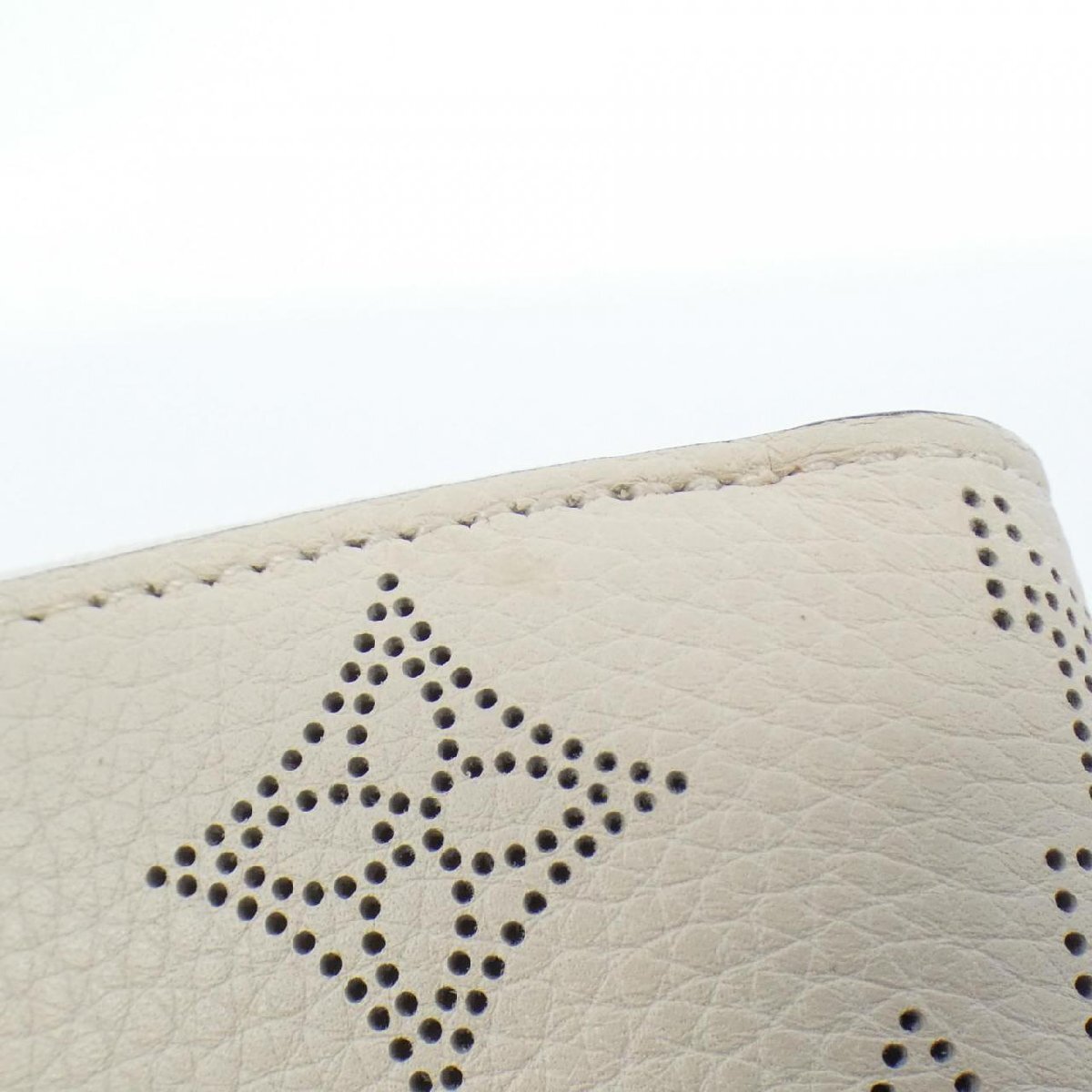 ルイヴィトン マヒナ ジッピー ウォレット M61869 財(cái)布