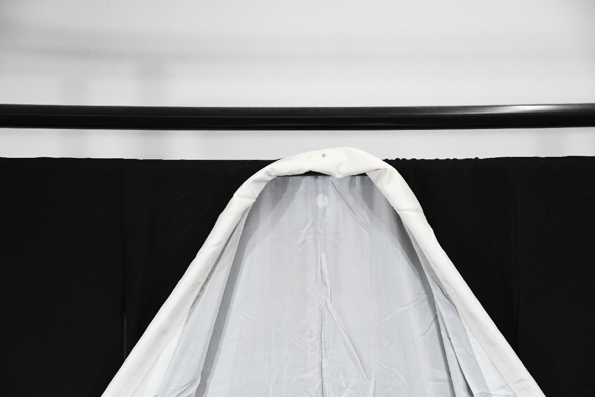 黒留袖 結婚式 御所車 玉手箱 金彩 花 縮緬 正絹 身丈151cm 裄丈65cm ★着物 e-1395 桜庭呉服店_画像10