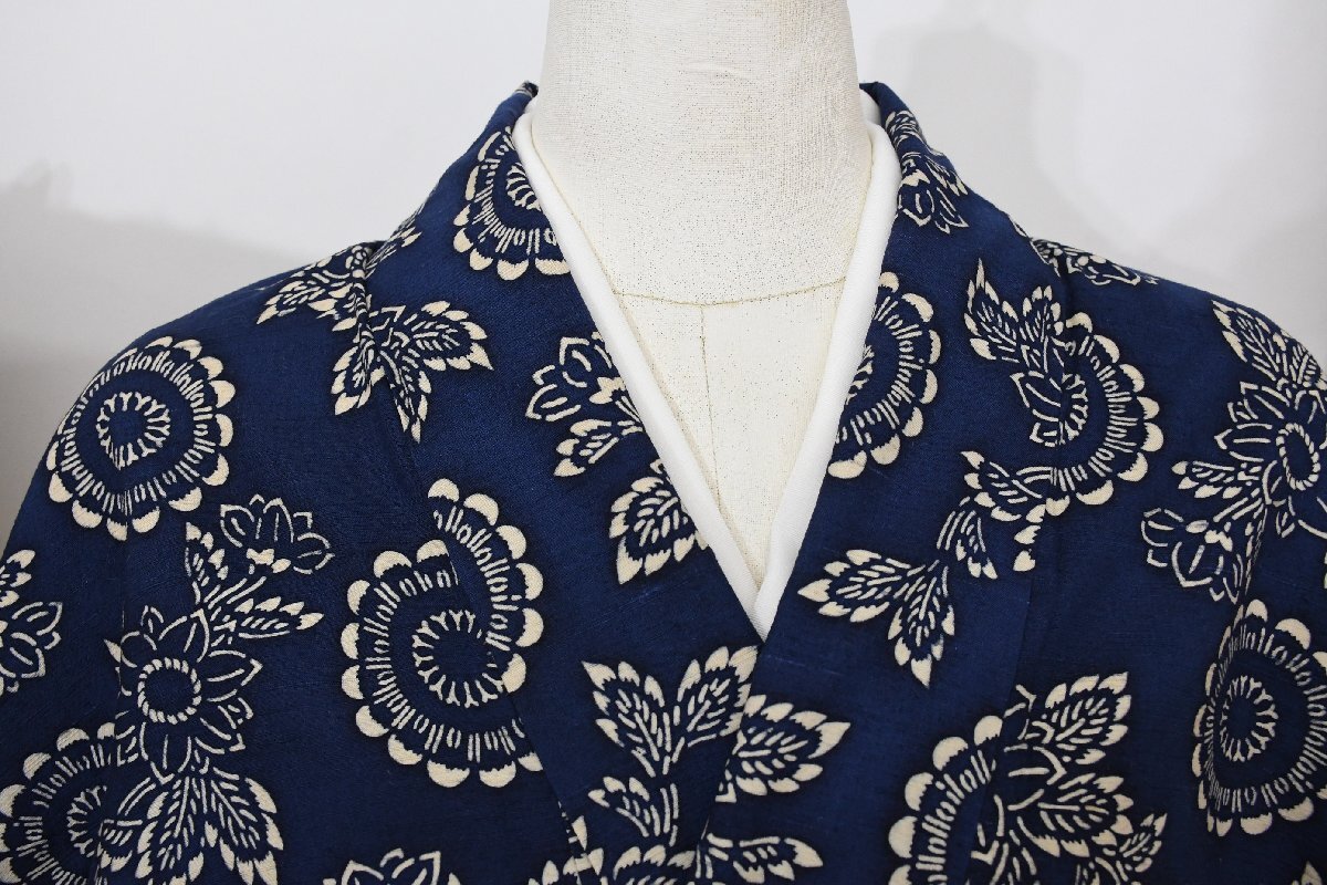 紬 つむぎ 型染め 藍染 正絹 単衣 身丈152cm 裄丈63cm ★着物 pb-3600 桜庭呉服店_画像1