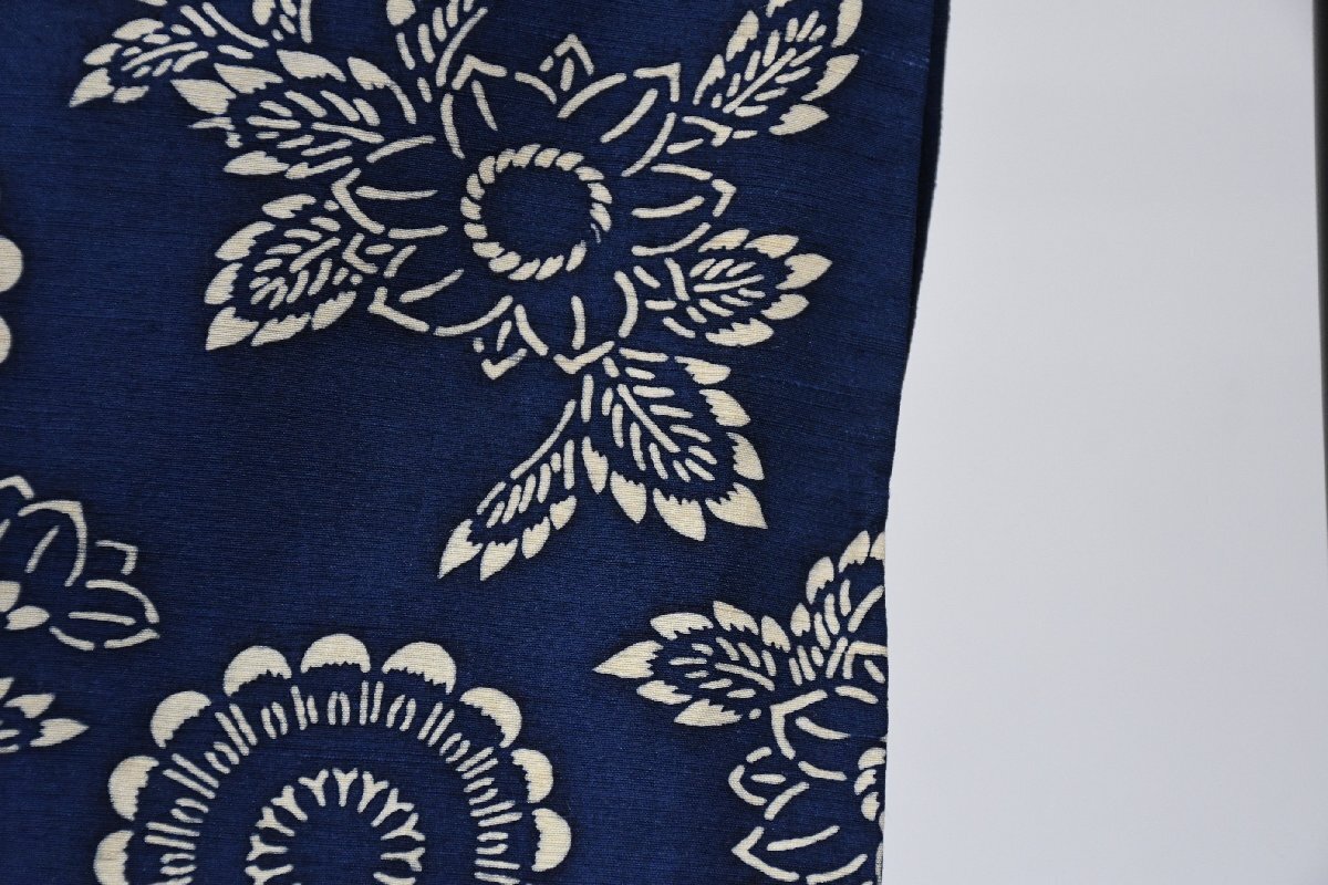 紬 つむぎ 型染め 藍染 正絹 単衣 身丈152cm 裄丈63cm ★着物 pb-3600 桜庭呉服店_画像4