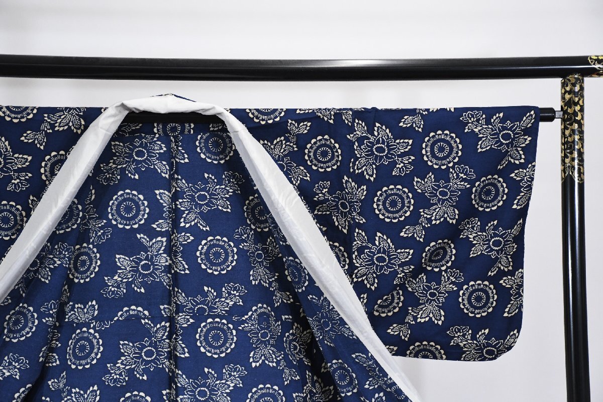 紬 つむぎ 型染め 藍染 正絹 単衣 身丈152cm 裄丈63cm ★着物 pb-3600 桜庭呉服店_画像10