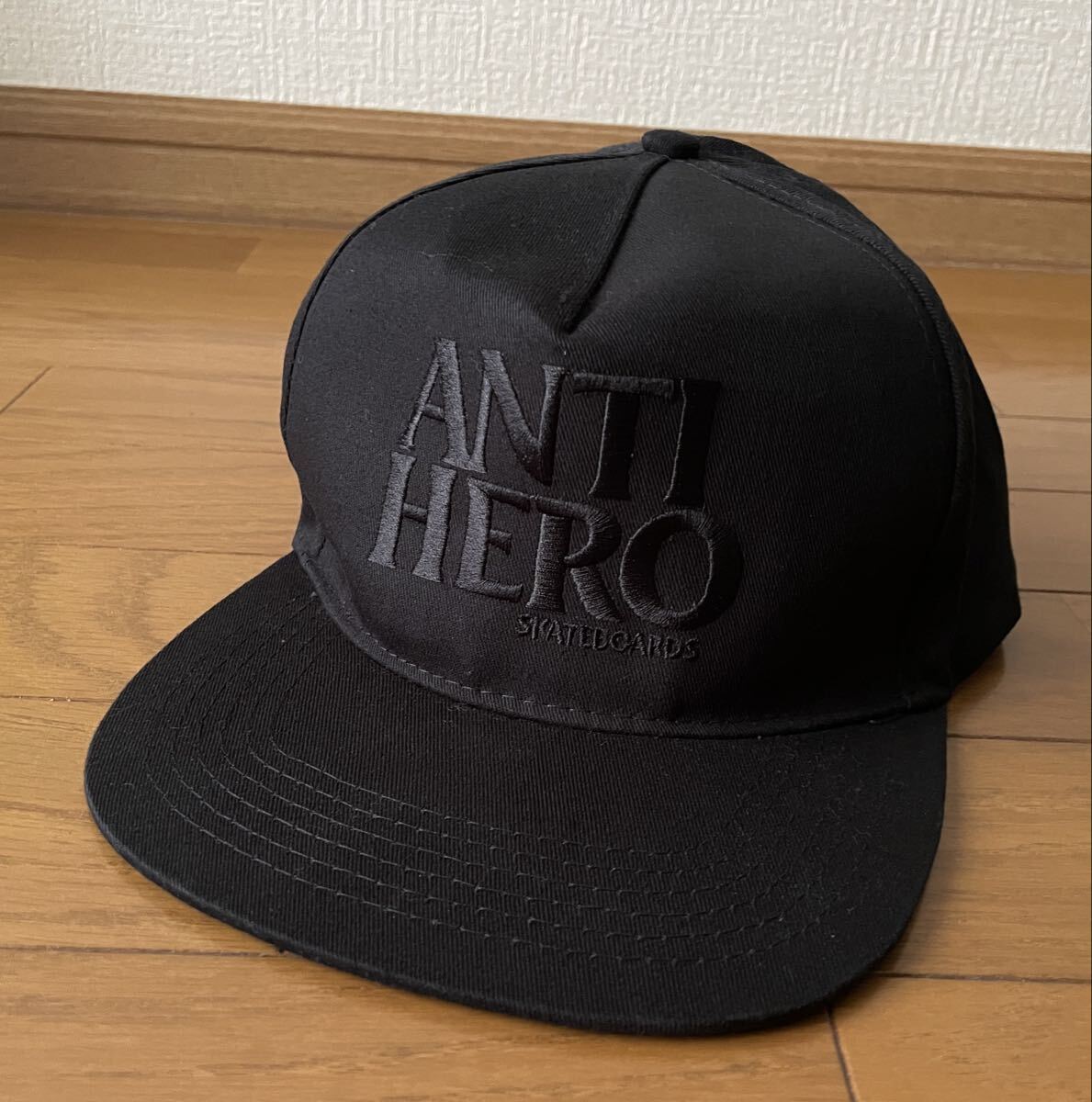 ANTIHERO アンタイヒーロー　キャップ CAP ブラック　スケートボード　スケボー　西海岸　廃盤　希少_画像1