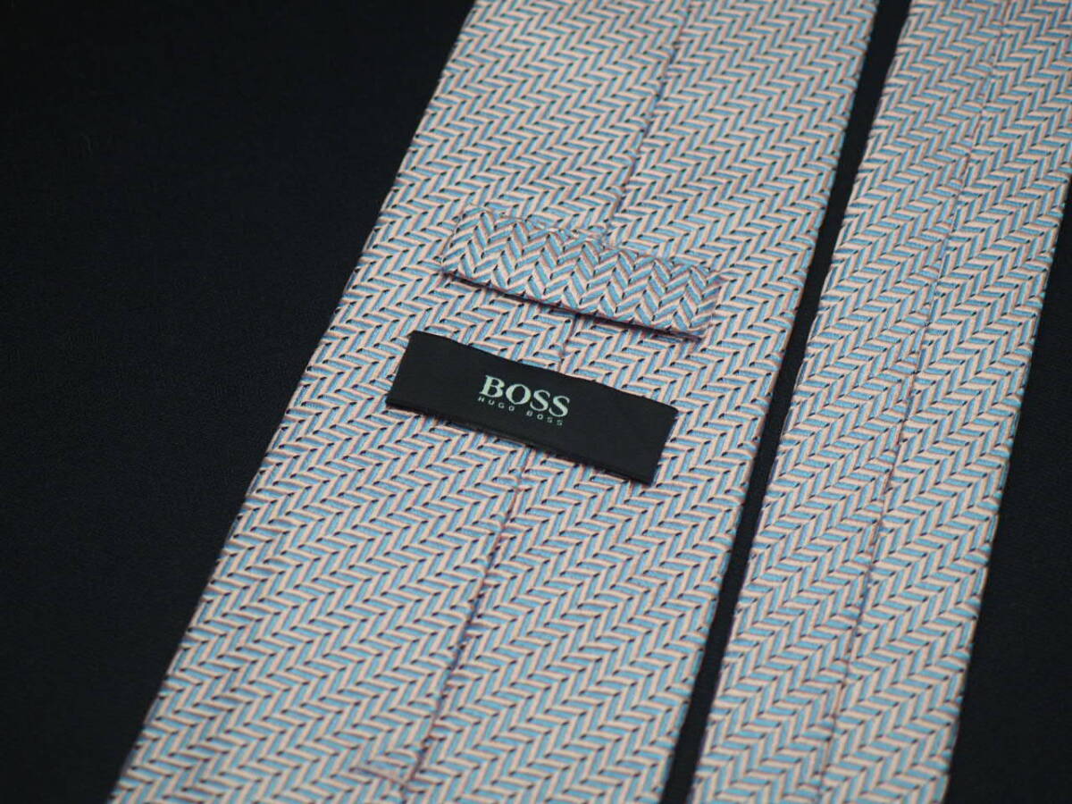 美品【HUGO BOSS ヒューゴ ボス】 F2269 薄ピンク系 SILK ブランド ネクタイ 古着 良品 転売 仕入_画像4