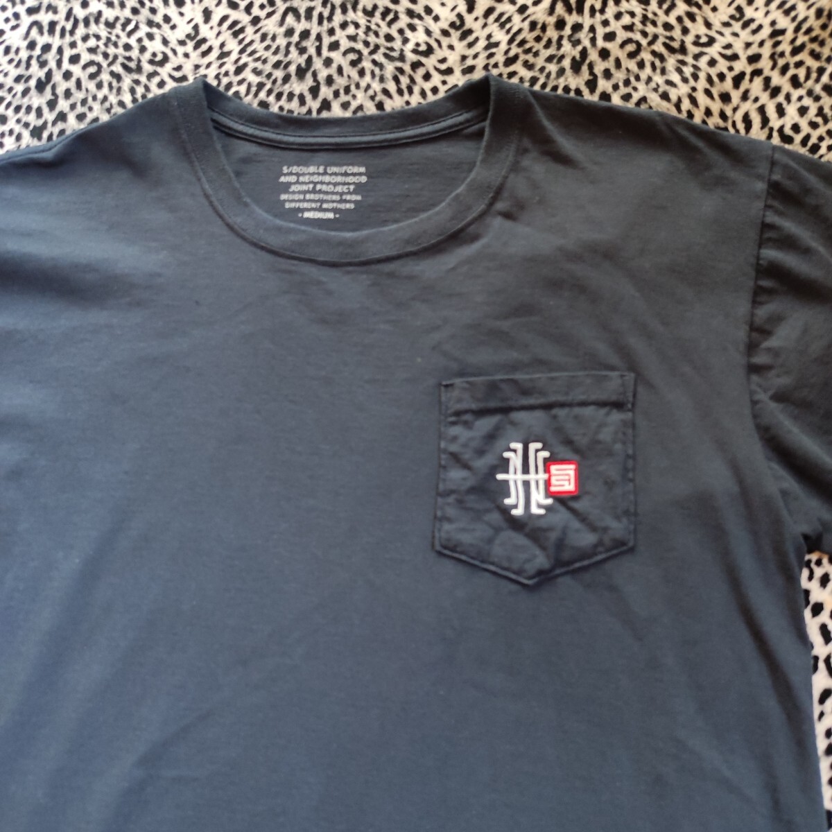  NEIGHBORHOOD S/DOUBLE UNIFORMコラボ ポケット Tシャツ ショーンフォント 胸刺繍入り ネイビー M 単丈 ポケT ネイバーフッド エスダブル_画像1