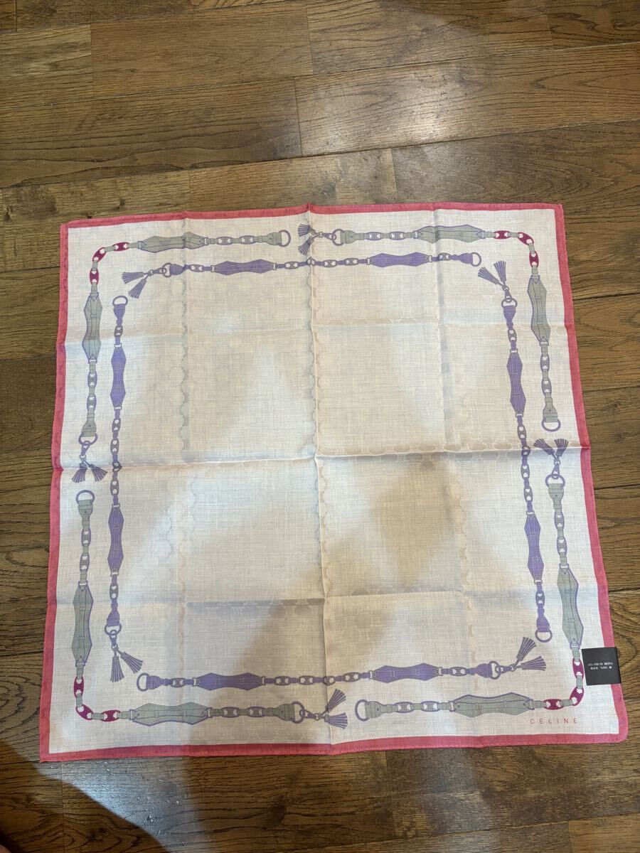【新品未使用】CELINE レディース　大判ハンカチ　50cm×50cm 日本製　チェーン柄　透かしロゴ　セリーヌ　 ハンカチ _画像2