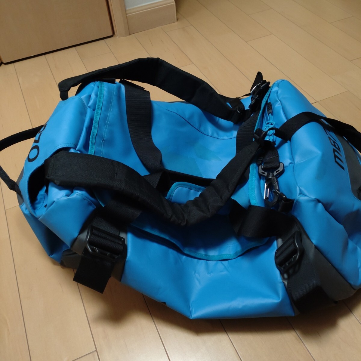 アディダス　ADIDAS　ダッフルバッグ　大型　リュック　手持ち　ノースフェイスのダッフルバッグみたいな感じのヤツ_画像1