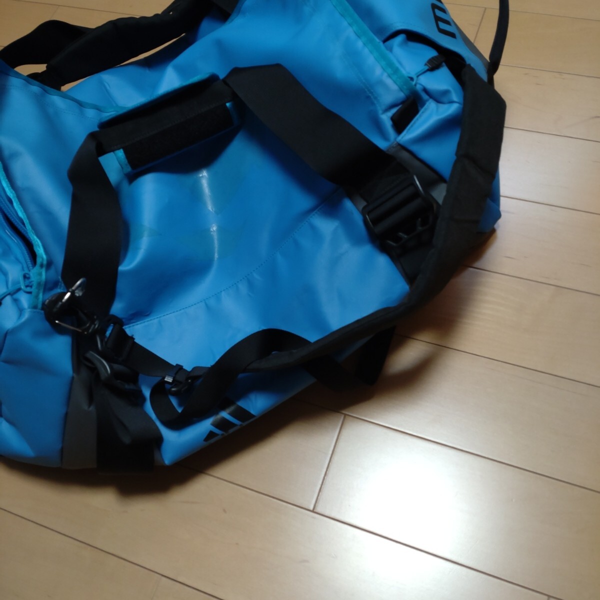 アディダス　ADIDAS　ダッフルバッグ　大型　リュック　手持ち　ノースフェイスのダッフルバッグみたいな感じのヤツ_画像6