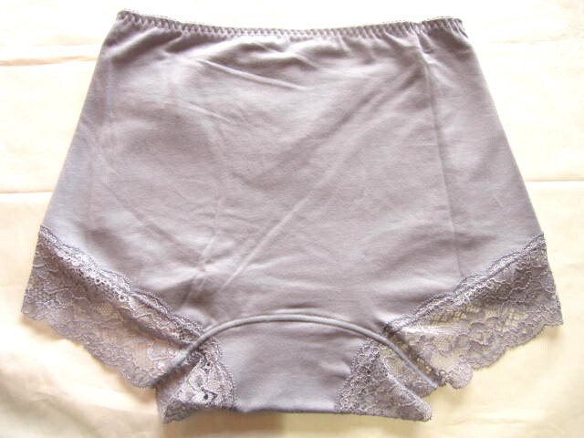 *送料無料*新品*M*スッキリeショーツ4枚*フロント部分生地2重でお腹スッキリ・綿たっぷり・履きこみ丈深め・マチ幅広め*アズ*_画像7