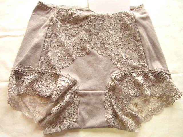 *送料無料*新品*L*スッキリeショーツ4枚*フロント部分生地2重でお腹スッキリ・綿たっぷり・履きこみ丈深め・マチ幅広め*アズ*_画像8