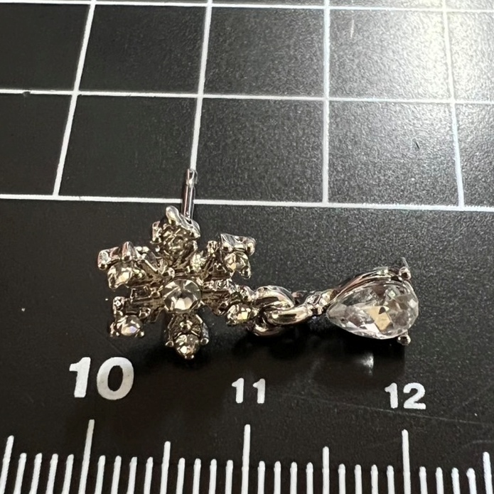 B629 匿名配送 ピアス レディース ジルコニア s925 シルバー 揺れる しずく型 雪の結晶_画像7