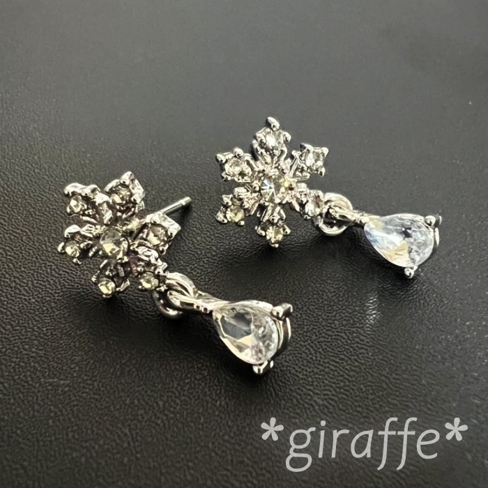 B629 匿名配送 ピアス レディース ジルコニア s925 シルバー 揺れる しずく型 雪の結晶_画像1