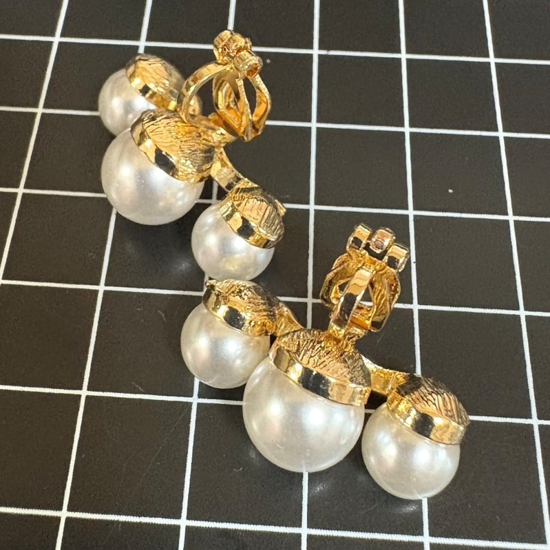 B130 匿名配送 イヤリング パール ゴールド 三連 イヤークリップ ノンホールピアス 結婚式 入学式 卒業式 卒園式 入園式_画像5