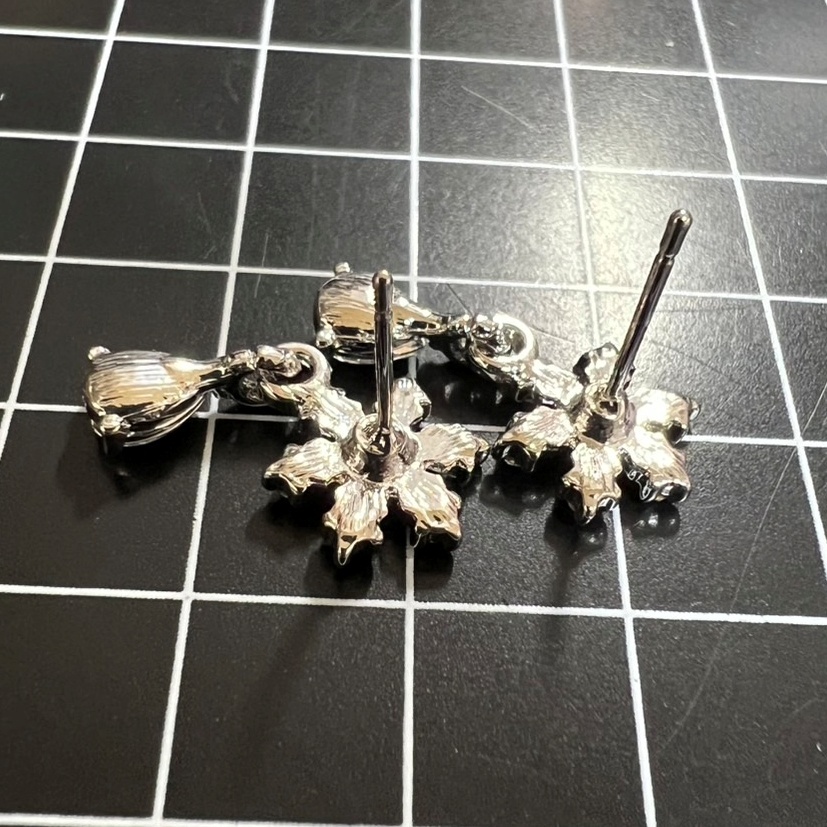 B629 匿名配送 ピアス レディース ジルコニア s925 シルバー 揺れる しずく型 雪の結晶_画像6