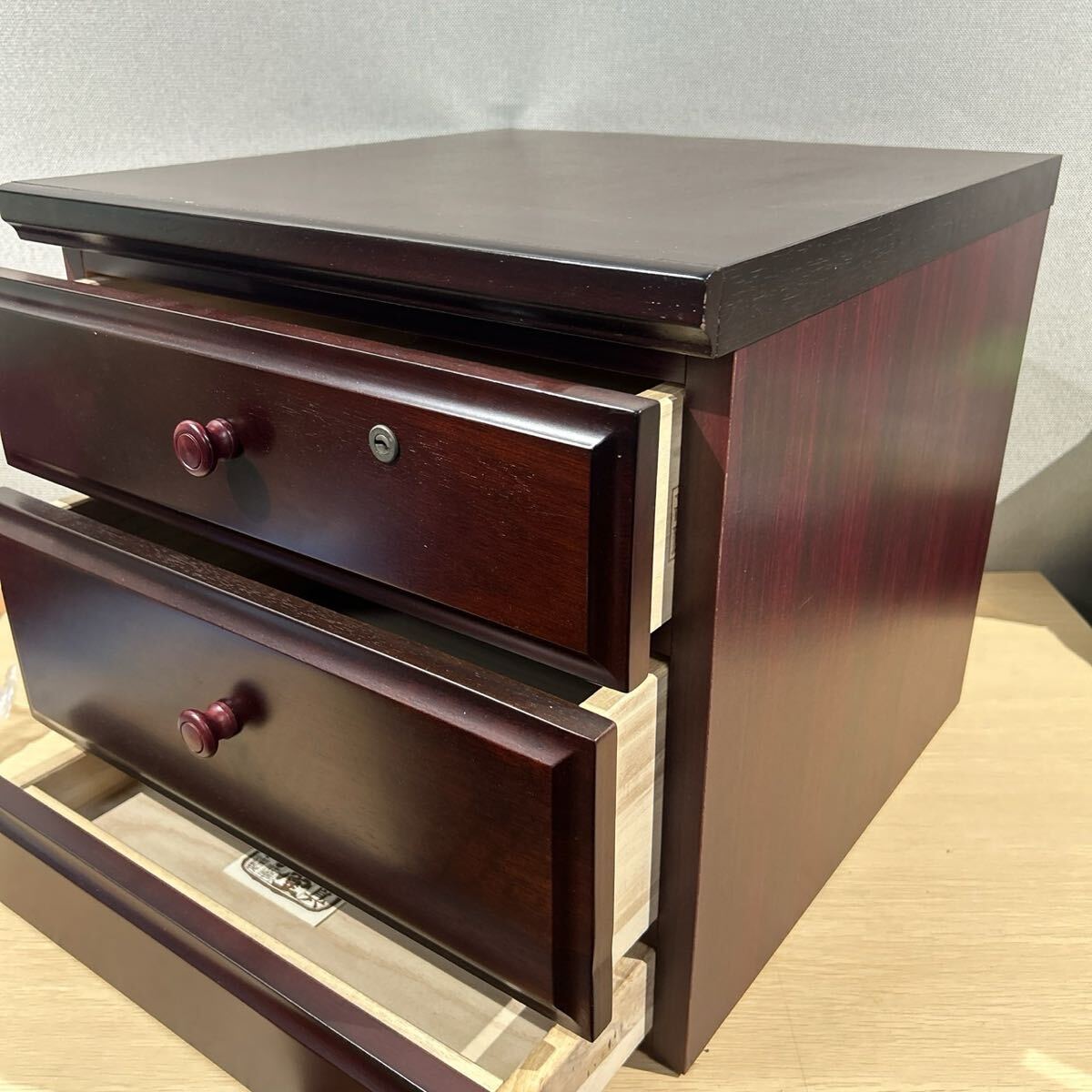 ★岩谷堂 漆工芸家具 小箪笥 和箪笥 チェスト 木製 昭和レトロ 3段引き出し 幅43cm 奥行45cm 高さ40cm_画像3