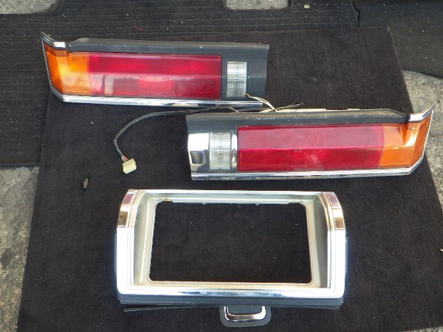 Ｂ】トヨタ純正 テールランプ テールライト 左右セット コイト KOITO 220-73292 ナンバー枠 リアガーニッシュ付 GX51 クレスタ 旧車 当時物_画像1