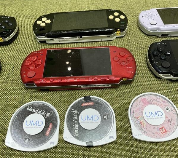 【YAJG-102】SONY PSP VITA 本體 1000 2000 3000 まとめ 8臺 ソニー ソフト9本 ジャンク扱い 一部通電確認済