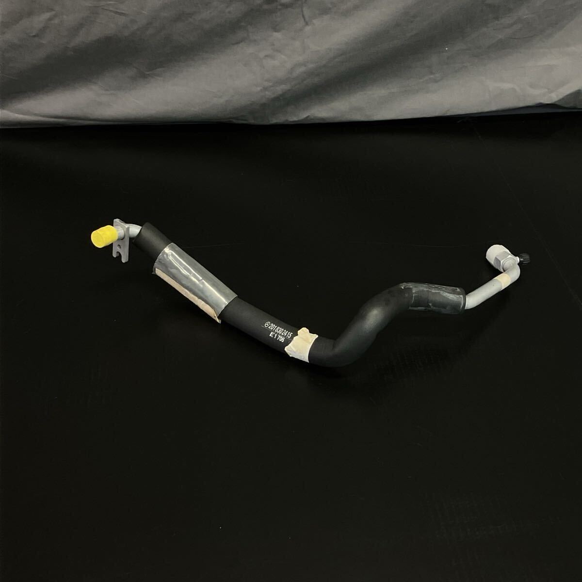 ベンツ S-1176 ◎ 保管品 Mercedes-Benz エアコン&ヒーターパイプ 201 830 24 15 W201 190E A/C ホース_画像2