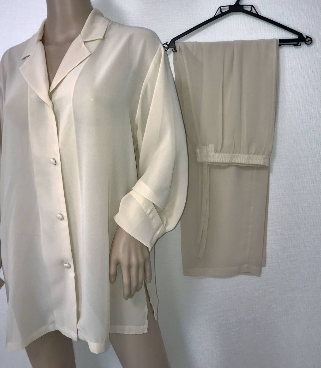 ◇USA製・Victria Secret のセミシースルーのパジャマ上下セット・美品_画像5